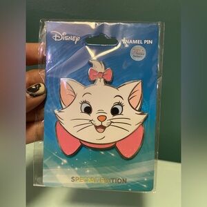 Disney 2024 Pink A La Mode Aristocats Marie Big Face B LE 300 Pin